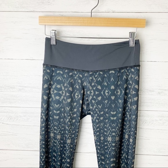 Onzie Sky geometric printed leggings grey yellow colour block high rise XS - Picture 6 of 13